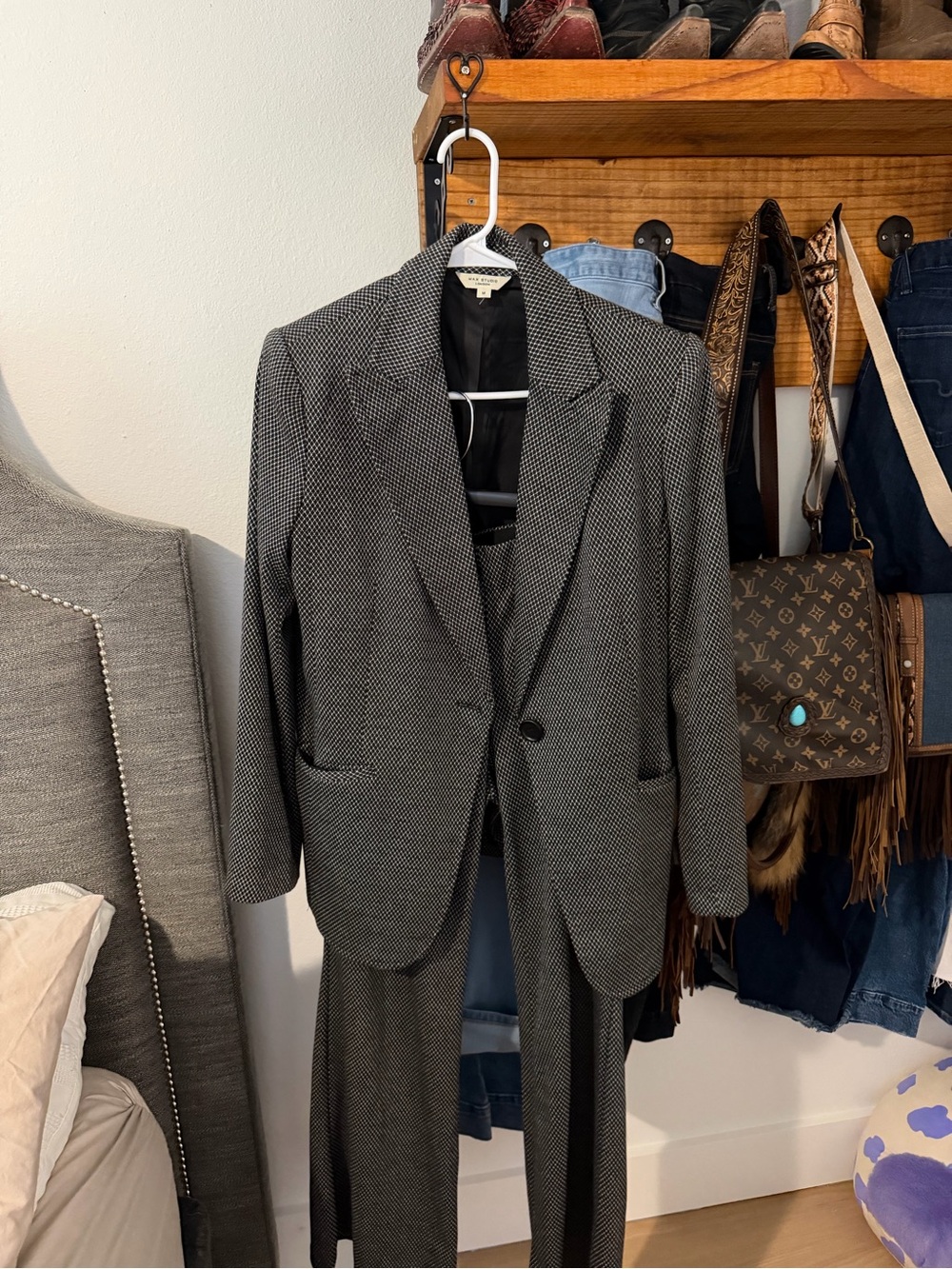 Max Studio woman’s Two-Piece Gray Herringbone Suit
